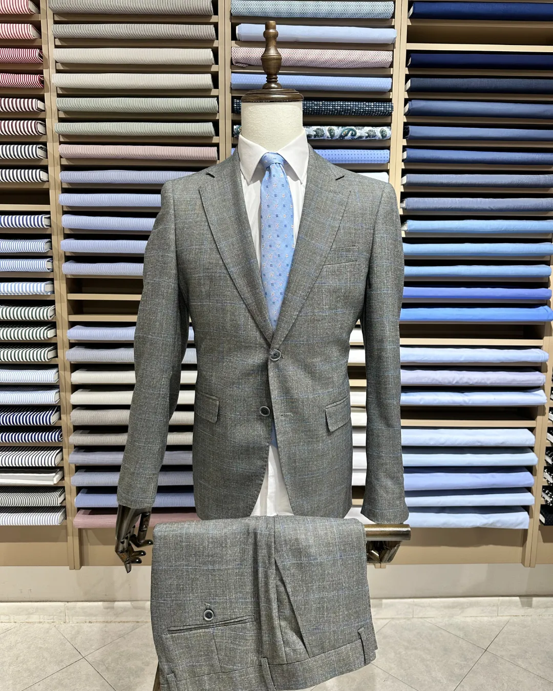 Abito Completo quadro Grigio-            
