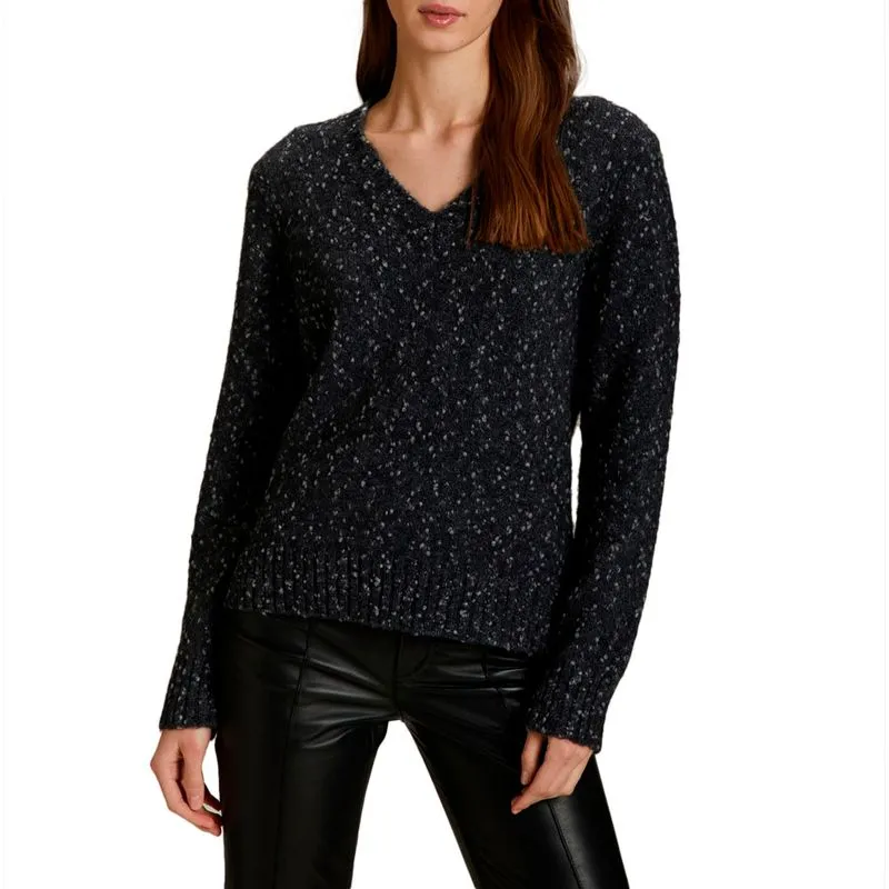 Maglione grigio in tessuto caldo scollato a V 