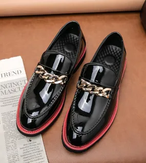 Mocassini casual da uomo classici con bottoni in metallo di marca italiana Scarpe da guida Moda maschile Appartamenti comodi Uom