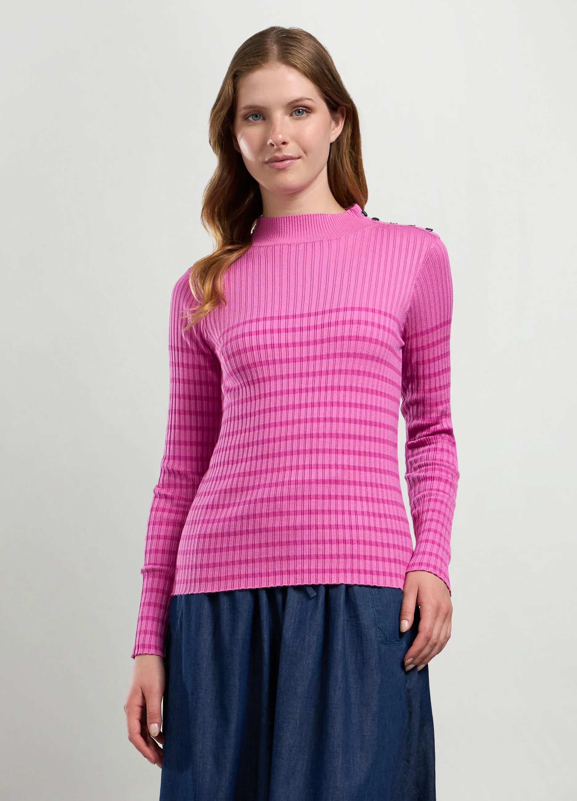 NICE & CHIC  T-shirt in costina di misto viscosa 