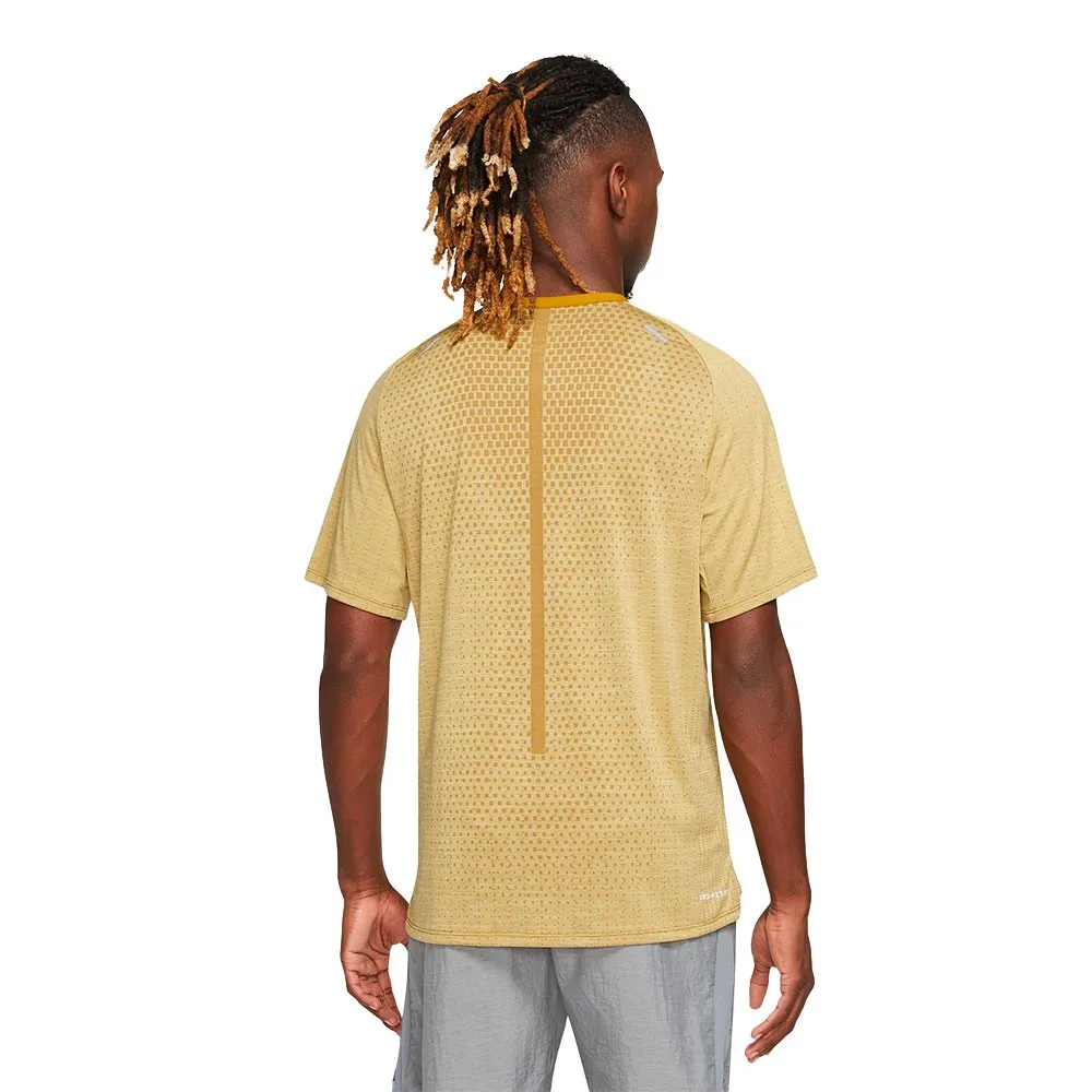 Nike Maglia Running Techknit Ultra Bronzine Buff Oro Uomo