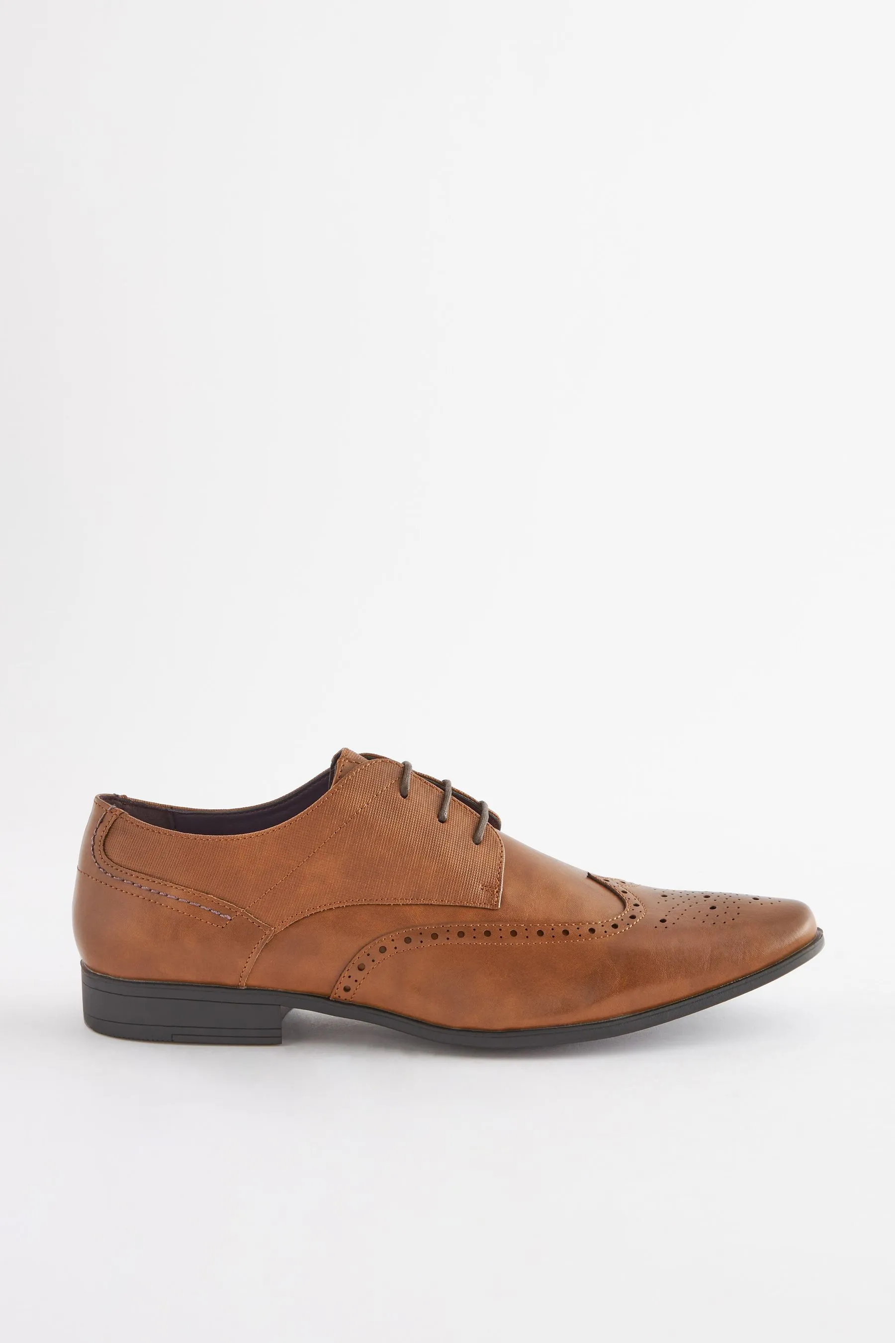 Scarpe brogue a pianta larga    